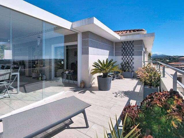 Appartement 4 pièces 97 m² · à Saint-Raphaël · 97,4 m² · 765 000 €