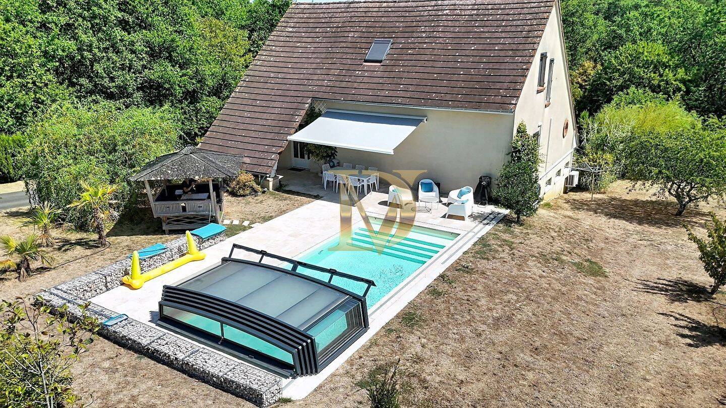 Maison 8 pièces 227 m² · à Pouillé · 227 m² · 392 000 €