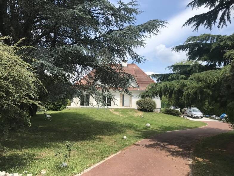 Maison à louer 2 400 € 7 pièces 5 chambres 170 m² Fontainebleau 77300
