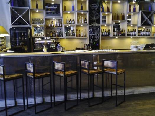 Restaurant à vendre Fonds de commerce 328 800 € 200 m² d'espace de restauration Nîmes 30000