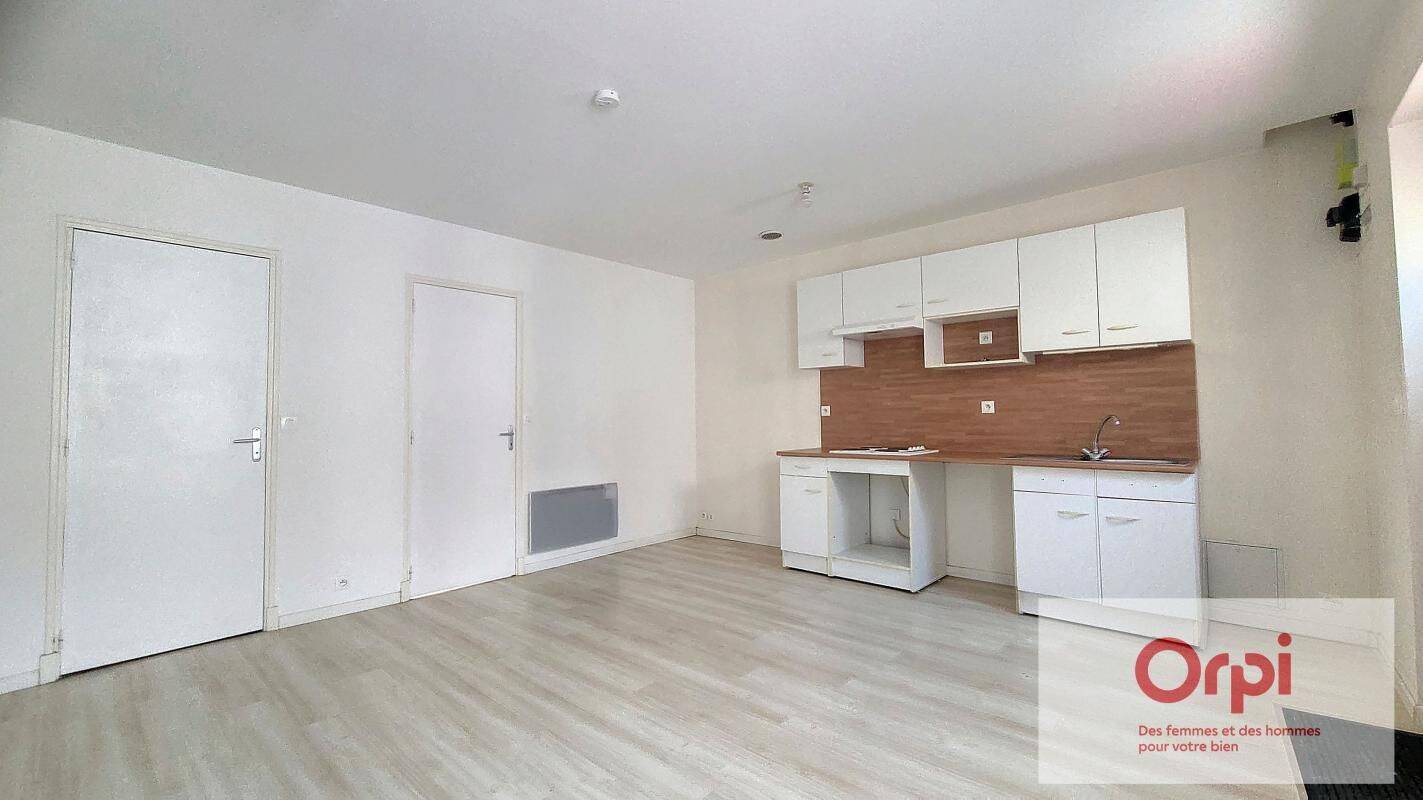 Appartement 2 pièces 33 m² · à Montluçon · 33,3 m² · 350 €