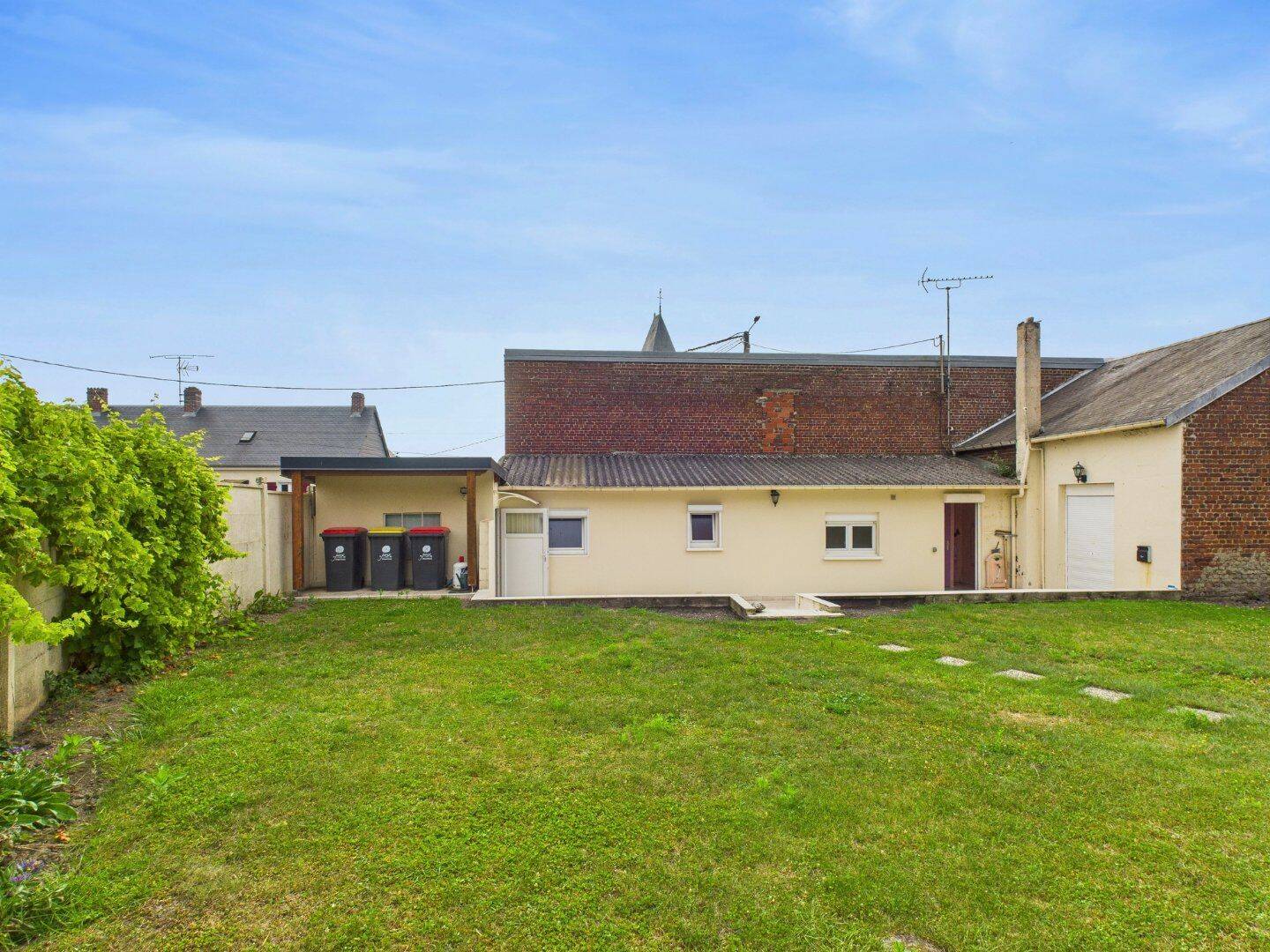 Maison 5 pièces 170 m² · à Bray-sur-Somme · 170 m² · 182 500 €