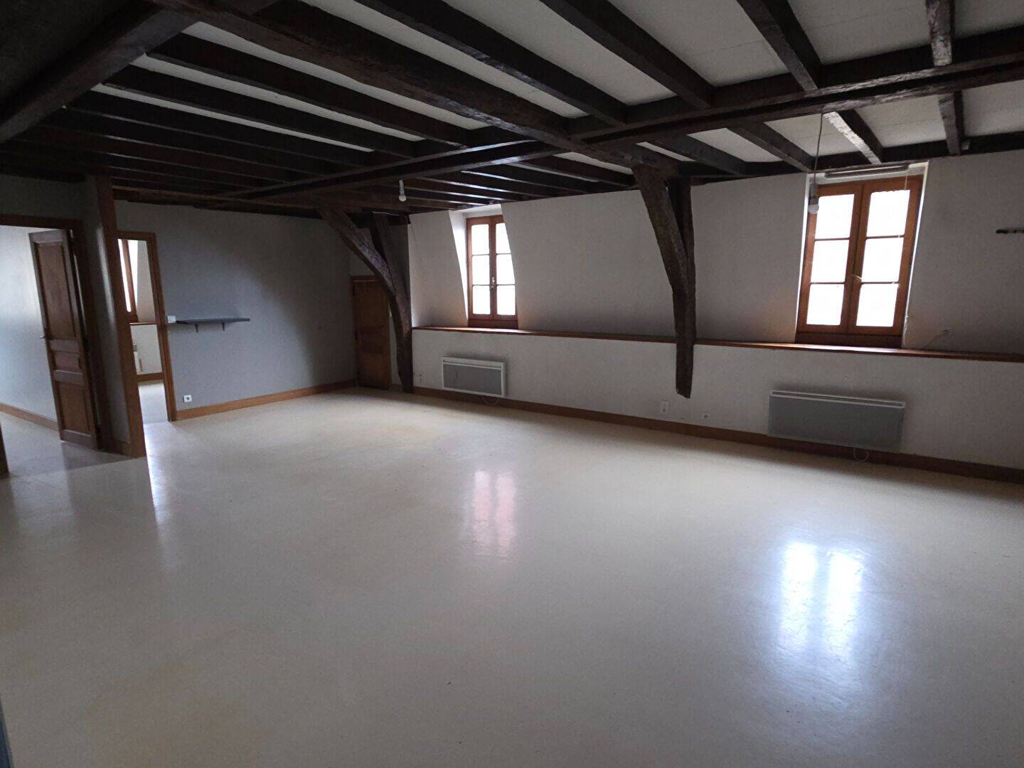 Appartement 3 pièces 77 m² · à Nevers · 77 m² · 550 €
