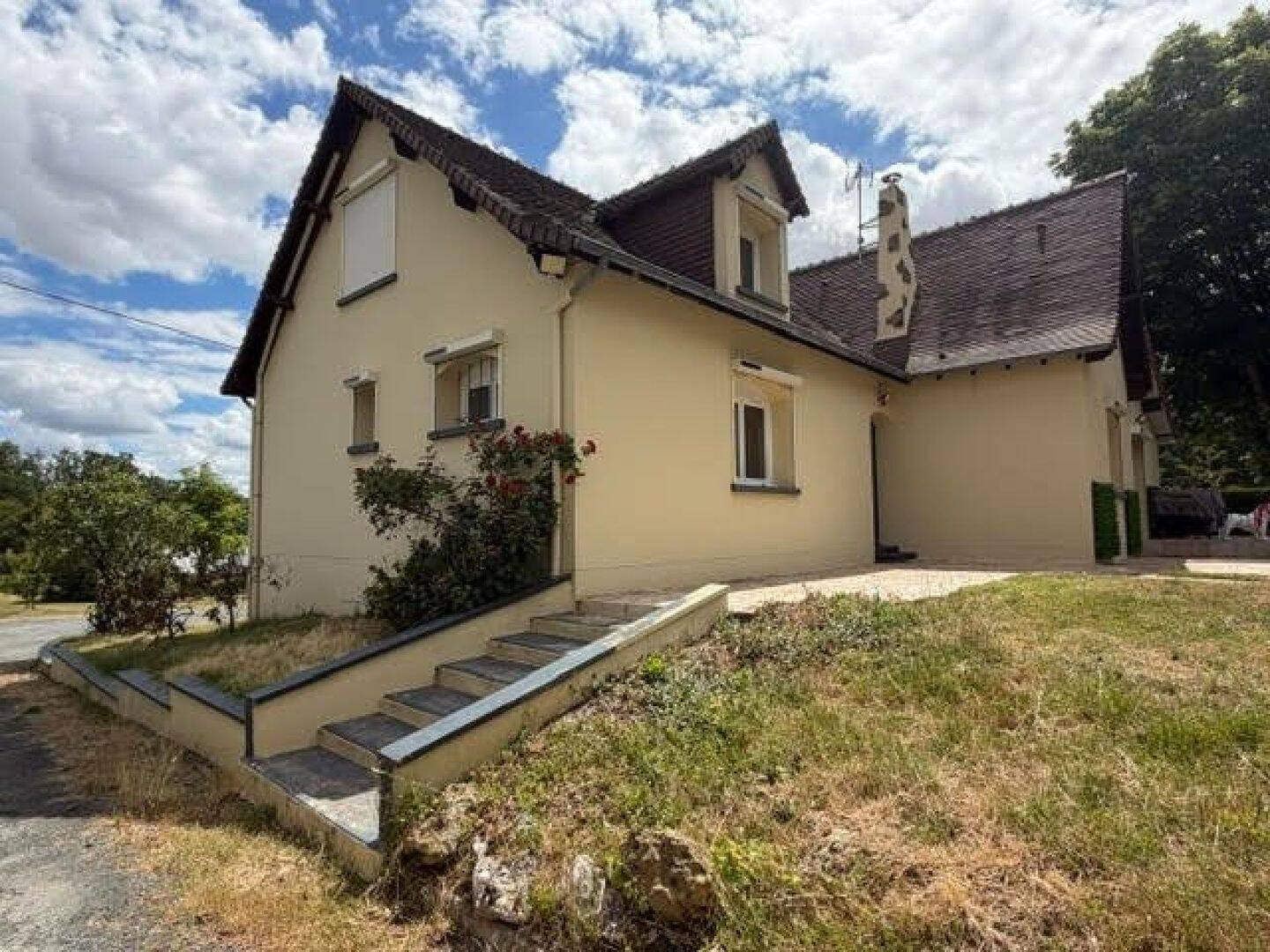 Maison 8 pièces 218 m² · à Thevet-Saint-Julien · 218 m² · 272 000 €