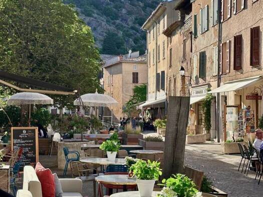 Local commercial à vendre 395 000 € 160 m² de surface de vente La Garde-Freinet 83680