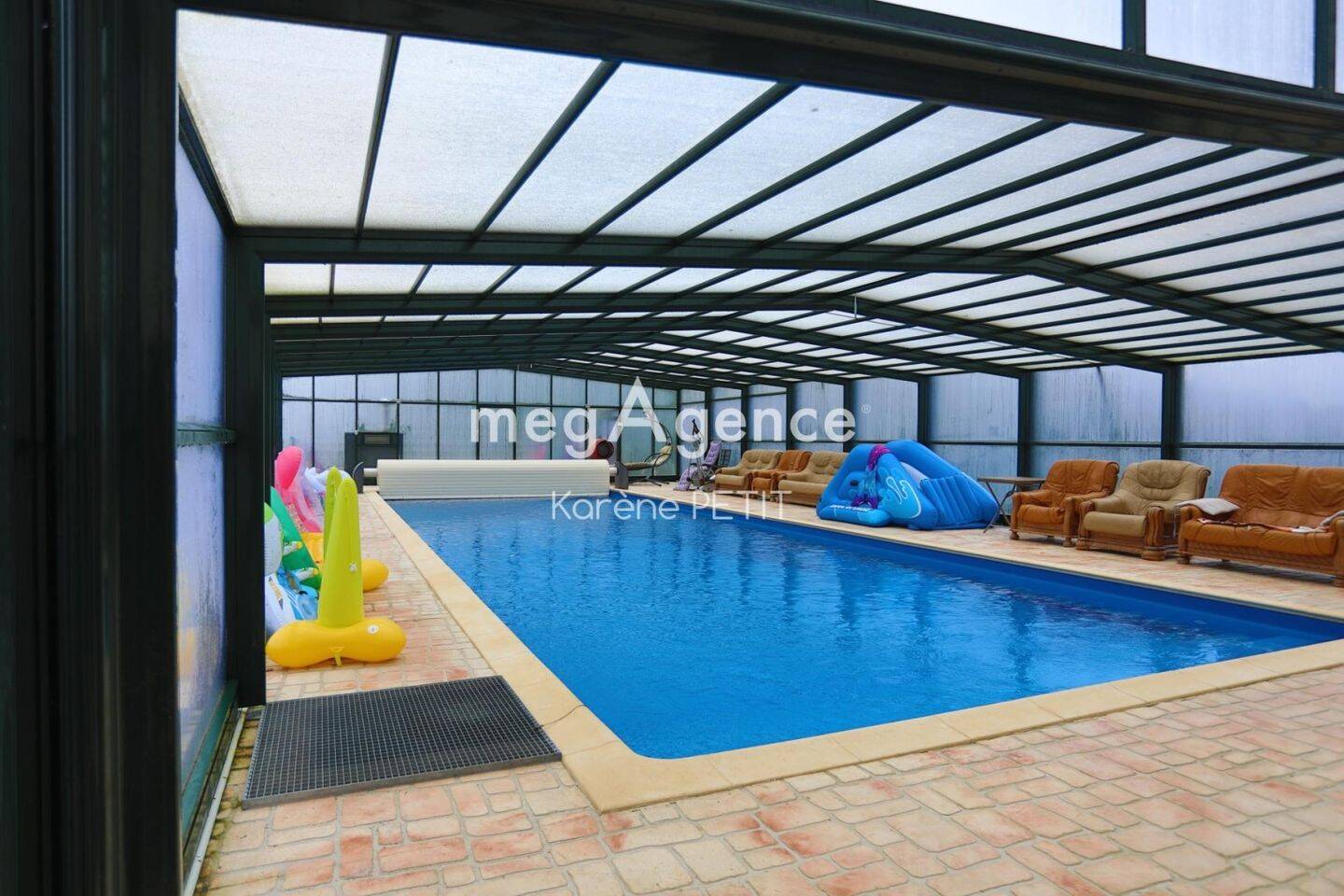 Maison 13 pièces 425 m² · à Beauvais · 425 m² · 549 000 €