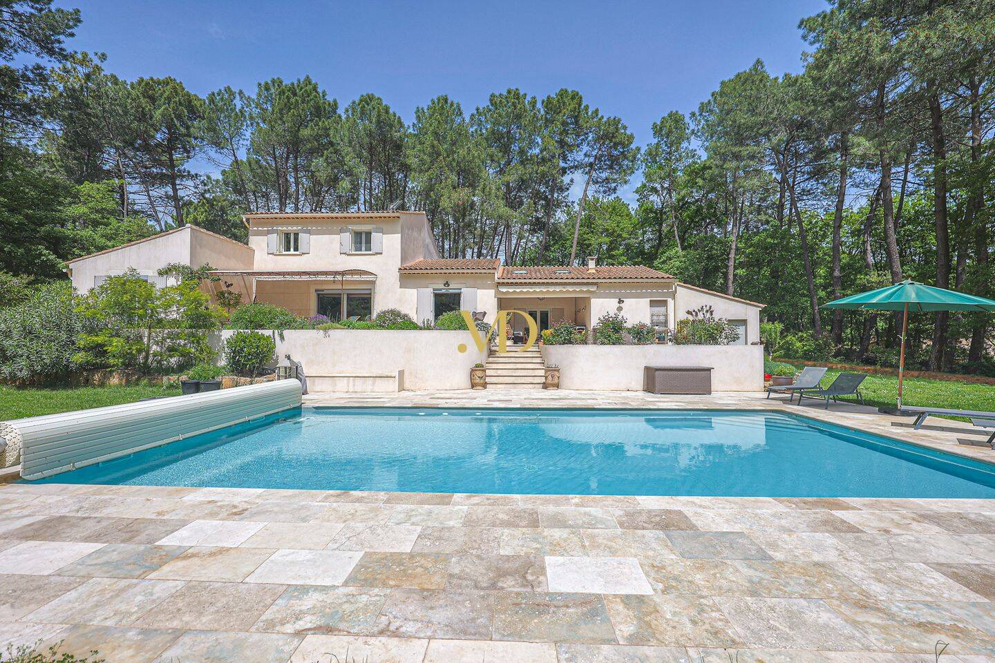 Maison 8 pièces 220 m² · à Roussillon · 220 m² · 1 150 000 €
