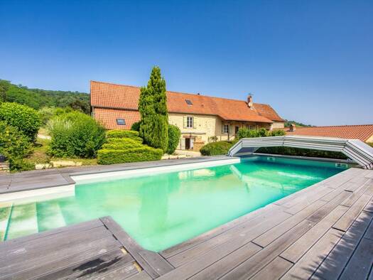 Maison à vendre 429 000 € 9 pièces 5 chambres 227 m² Blanot 71250