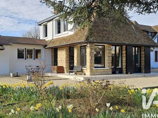 Maison à vendre 755 000 € 10 pièces 5 chambres 255 m² 3 330 m² de terrain Le Vaudreuil 27100