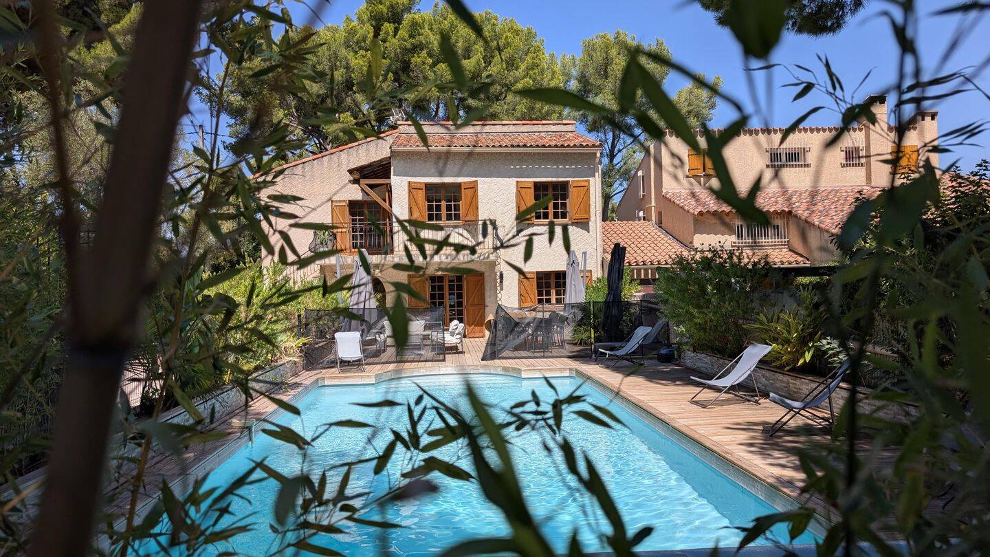 Maison 8 pièces 136 m² · à Saint-Cyr-sur-Mer · 136 m² · 865 200 €