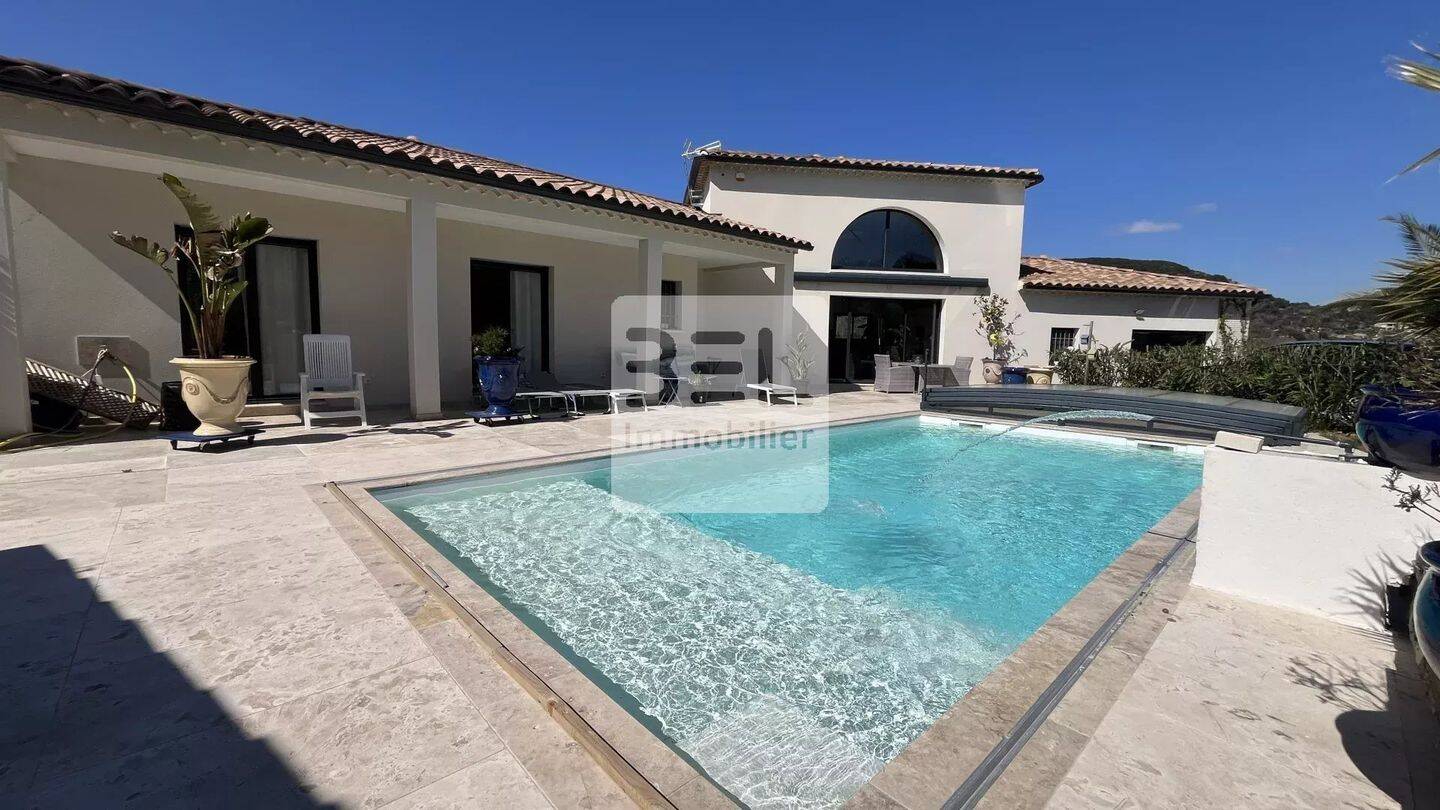 Maison 6 pièces 138 m² · à Barjac · 138 m² · 548 000 €