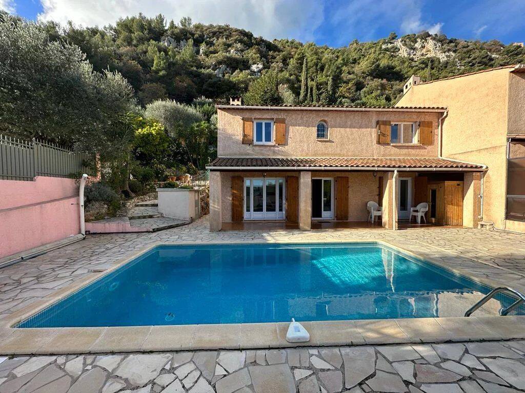 Maison 5 pièces 132 m² · à La Turbie · 131,9 m² · 4 200 €/mois