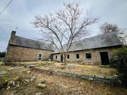 Maison à vendre 240 000 € 4 pièces 2 chambres 109 m² 8 398 m² de terrain Pédernec 22540