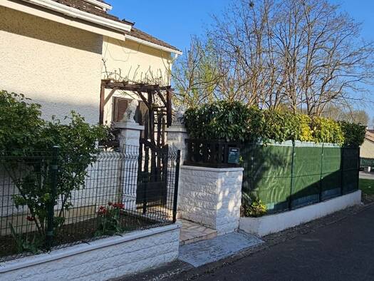 Maison à vendre 280 000 € 7 pièces 5 chambres 106 m² 42 m² de terrain Route de Verneuil Les Mureaux 78130