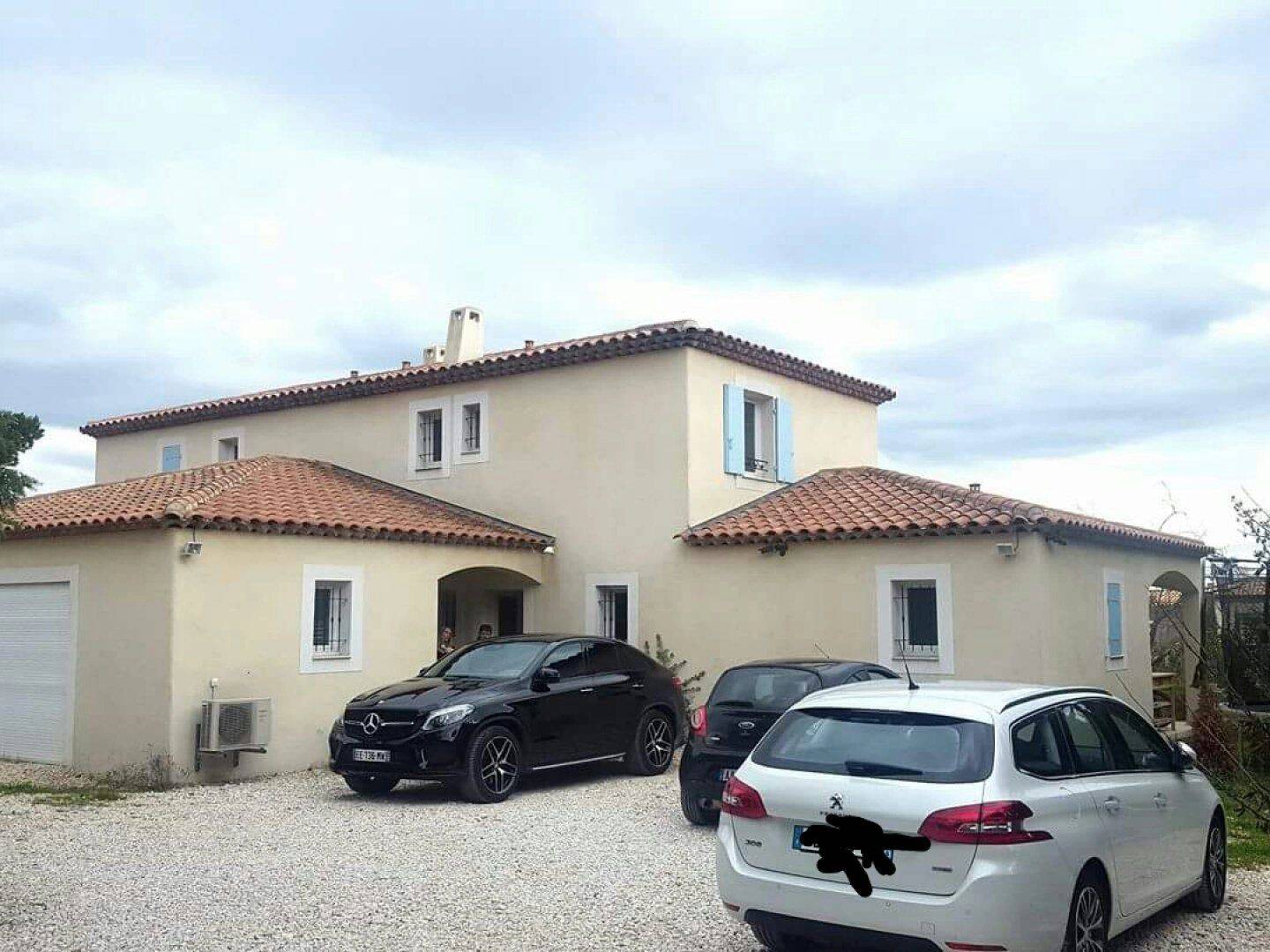 Maison 5 pièces 107 m² · à Aix-en-Provence · 107 m² · 2 400 €