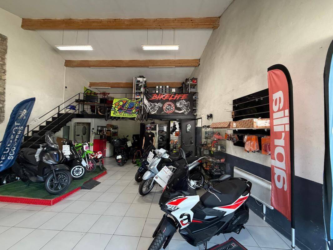 Appartement 140 m² · à Roquevaire · 140 m² · 86 000 €