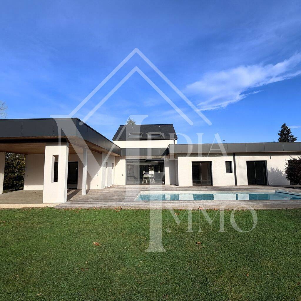 Maison 14 pièces 266 m² · à Bizanos · 266 m² · 1 100 000 €