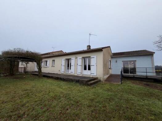 Maison à vendre 249 000 € 5 pièces 4 chambres 138 m² Sud-Sud Est Beaupréau-en-Mauges 49110