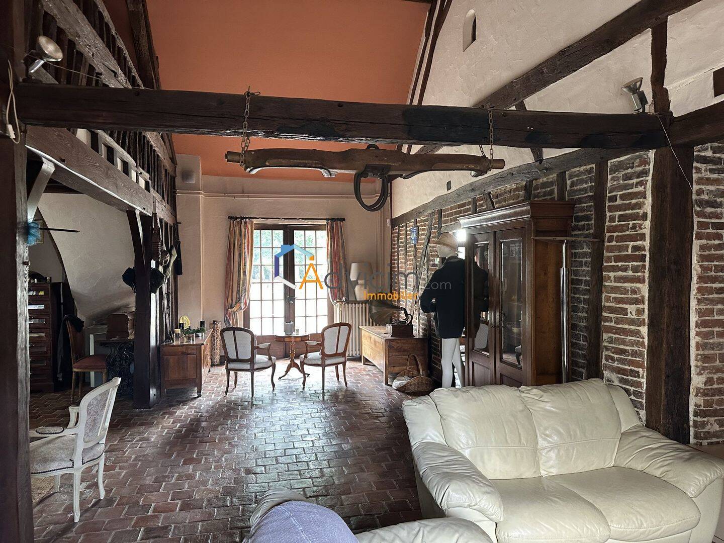 Maison 14 pièces 347 m² · à Courtenay · 347 m² · 495 000 €
