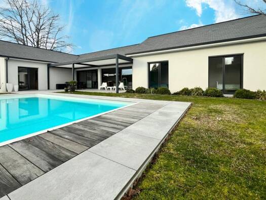 Maison de plain-pied à vendre 499 000 € 6 pièces 4 chambres 167 m² 902 m² de terrain Morlaàs 64160