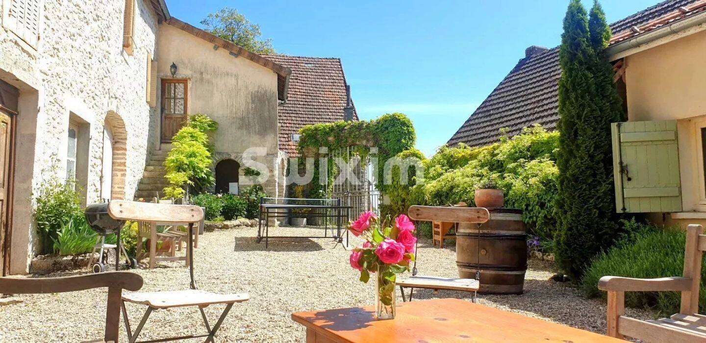 Maison 7 pièces 235 m² · à Saint-Romain · 235 m² · 540 000 €