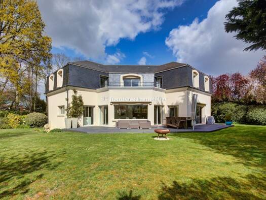 Villa à vendre 1 950 000 € 8 pièces 4 chambres 320 m² 1 007 m² de terrain La Châtaigneraie-La Feuillaume Sud La Celle-Saint-Cloud 78170