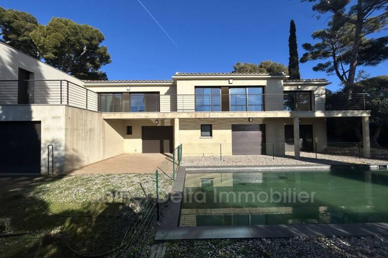 Villa à louer 4 490 € 7 pièces 6 chambres 327 m² 1 900 m² de terrain Beaucours-La Gorguette-La Morvenede Sanary-sur-Mer 83110