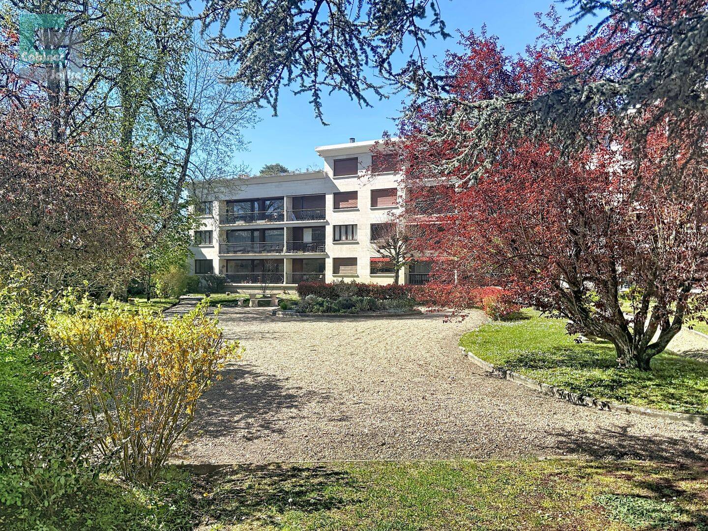 Appartement 7 pièces 184 m² · à Fontainebleau · 183,7 m² · 3 000 €