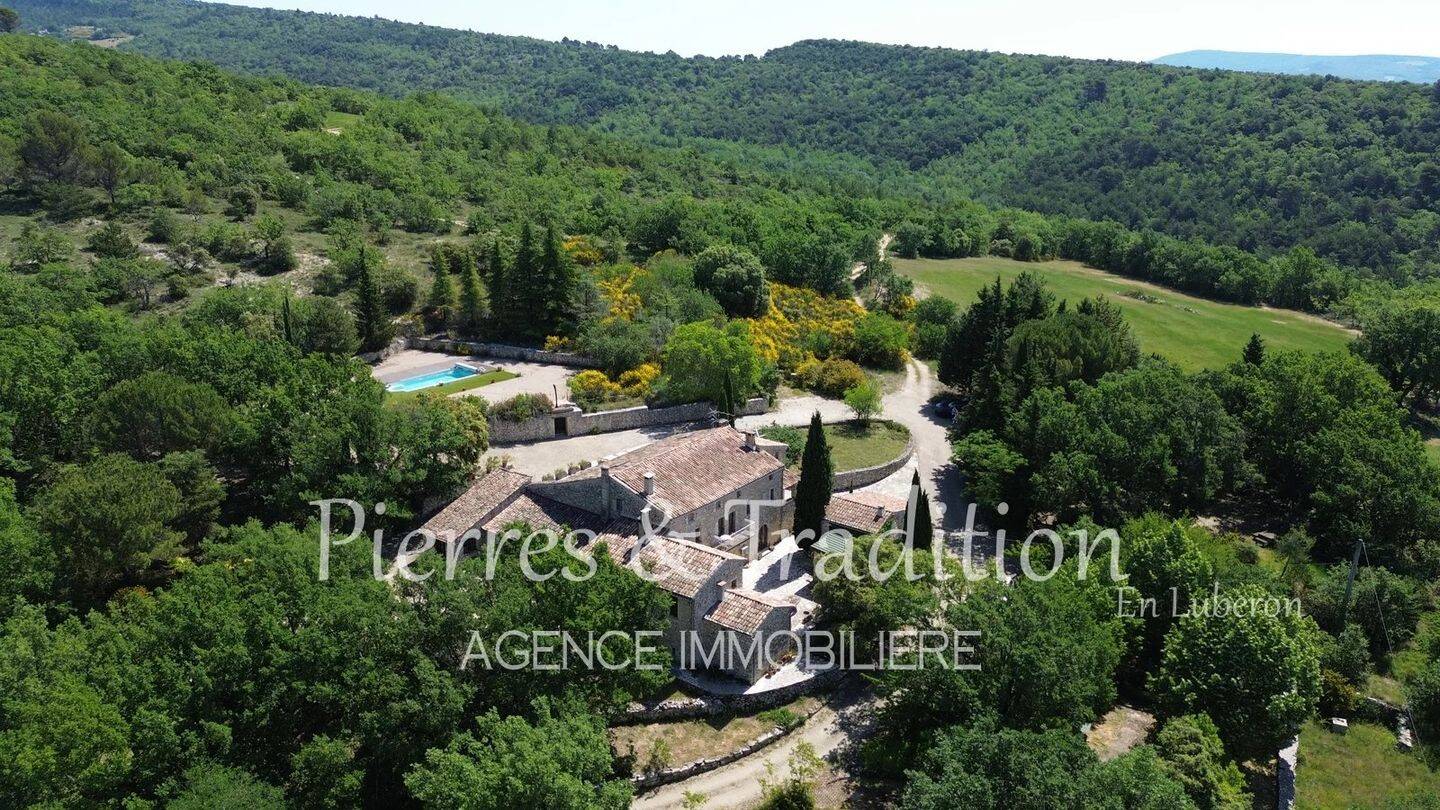 Maison 483 m² · à Reillanne · 482,6 m² · 1 050 000 €