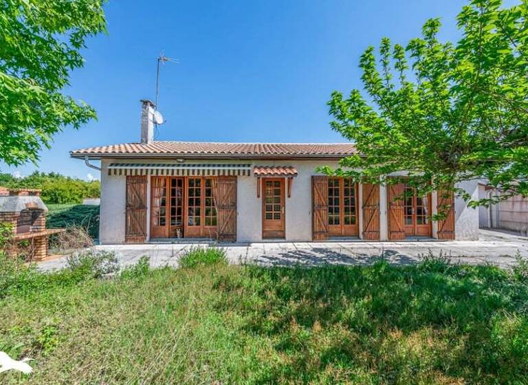 Maison de plain-pied à vendre 324 632 € 4 pièces 3<br/>chambres 110 m²<br/>superficie 820 m²<br/>terrain Le Haillan 33185