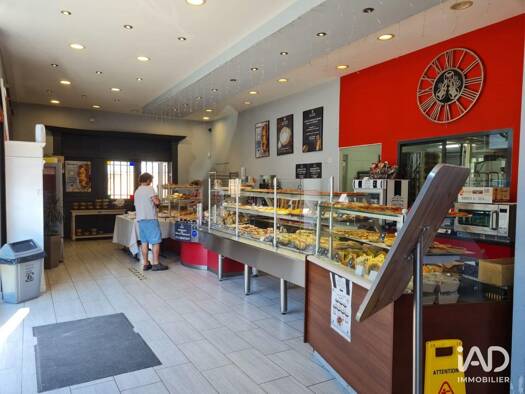 Local commercial à vendre 539 000 € 235 m² de surface de vente Saint-Andiol 13670