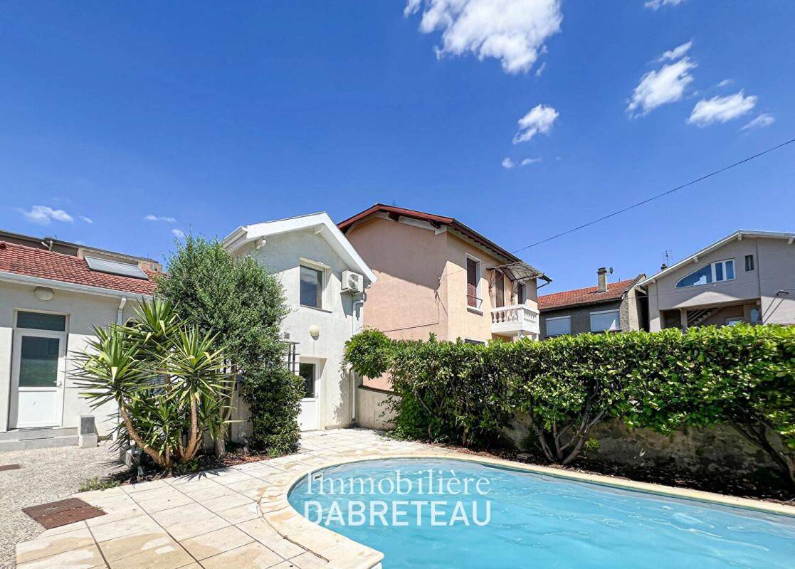 Appartement 2 pièces 35 m² · à Vénissieux · 35 m² · 860 €