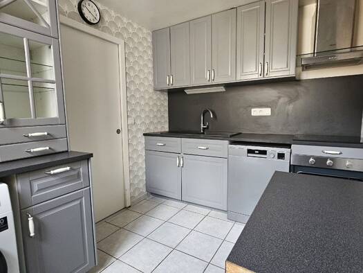 Appartement à vendre 132 000 € 3 pièces 2 chambres 76 m² Étage 1/1 Gallardon 28320