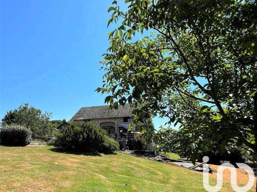 Maison à vendre 445 999 € 5 pièces 3 chambres 258 m² 3 300 m² de terrain Condat-sur-Ganaveix 19140