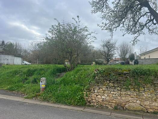 Terrain constructible à vendre 18 000 € 622 m² de terrain Civaux 86320