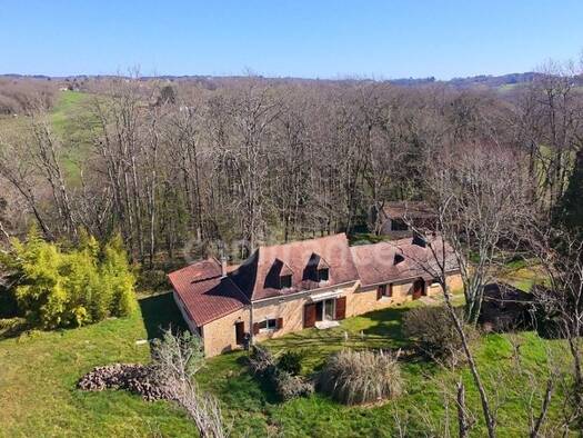 Maison à vendre 242 000 € 6 pièces 4 chambres 155 m² 5 577 m² de terrain Coux et Bigaroque-Mouzens 24220