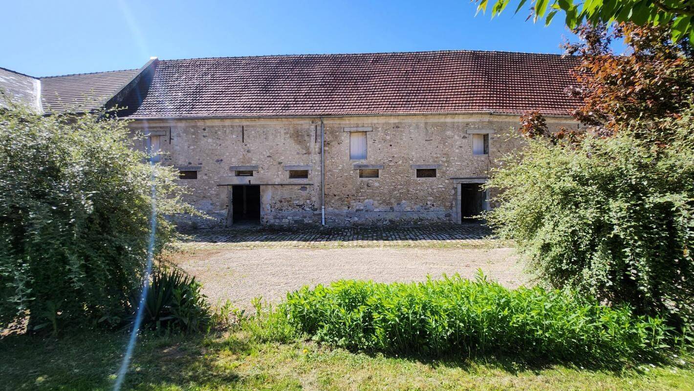 CHEVREVILLE (60) - Grange en pierre à aménager 164m²