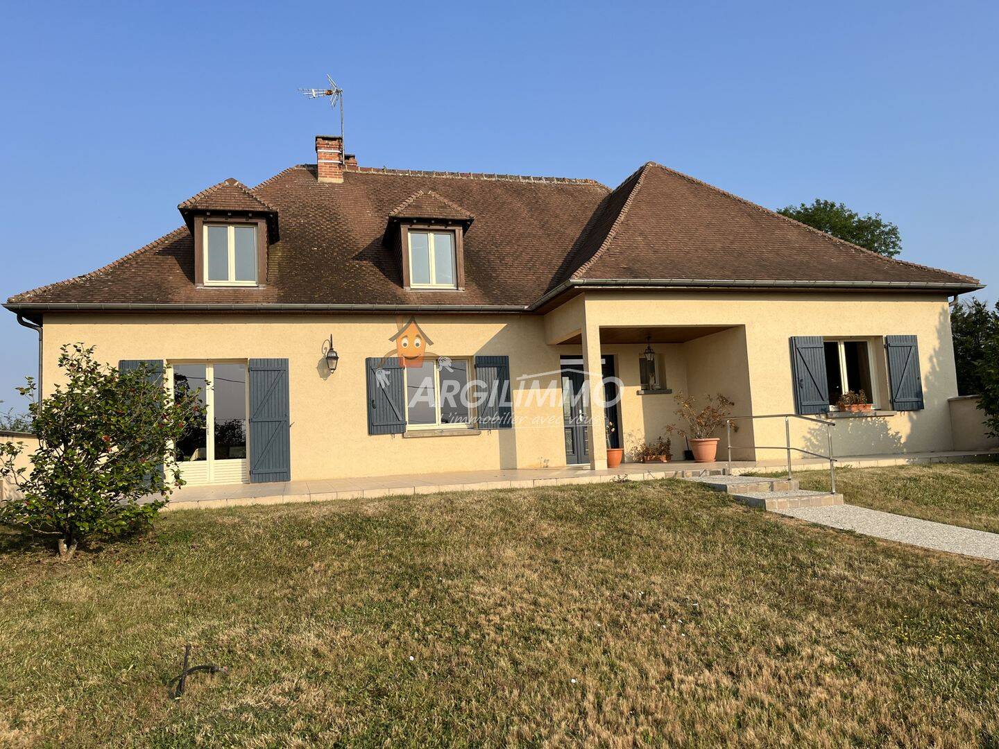 Maison 5 pièces 155 m² · à Bouloire · 155 m² · 800 €