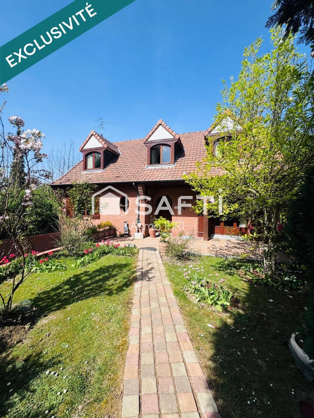 Maison 6 pièces 137 m² · à Hénin-Beaumont · 137 m² · 239 000 €