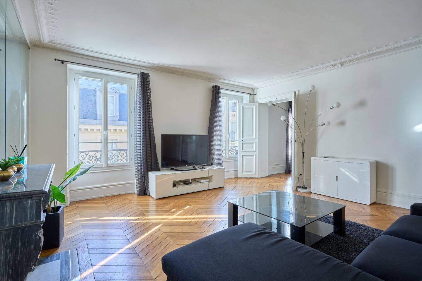 Appartement 4 pièces 112 m² · à Paris 8ème Arrondissement · 112 m² · 5 250 €