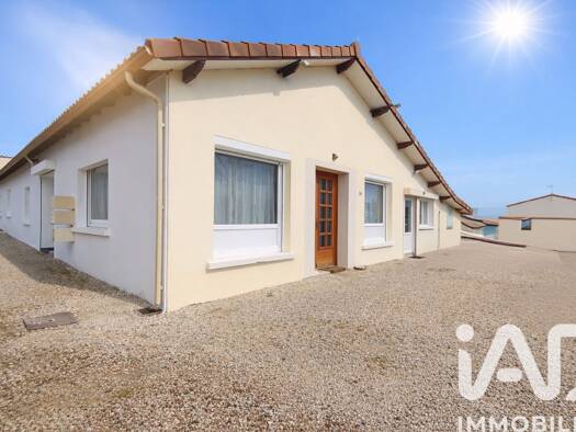 Maison de plain-pied à vendre 219 900 € 8 pièces 5 chambres 239 m² 1 578 m² de terrain Chassors 16200