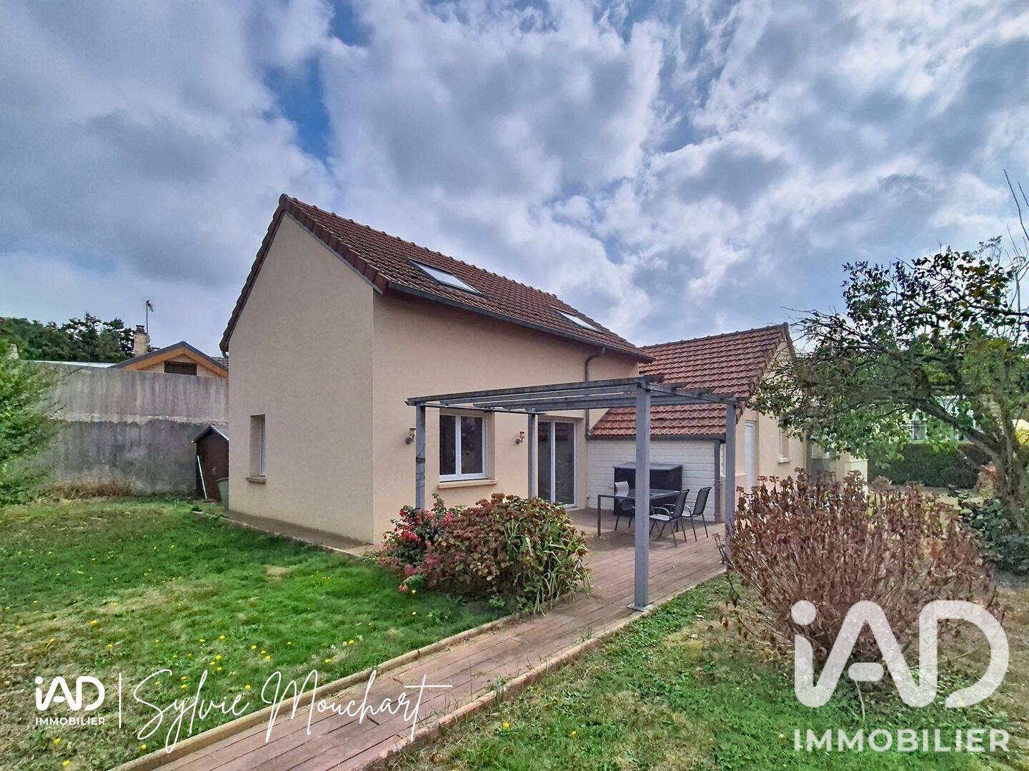 Maison 6 pièces 140 m² · à La Verrière · 140 m² · 350 000 €