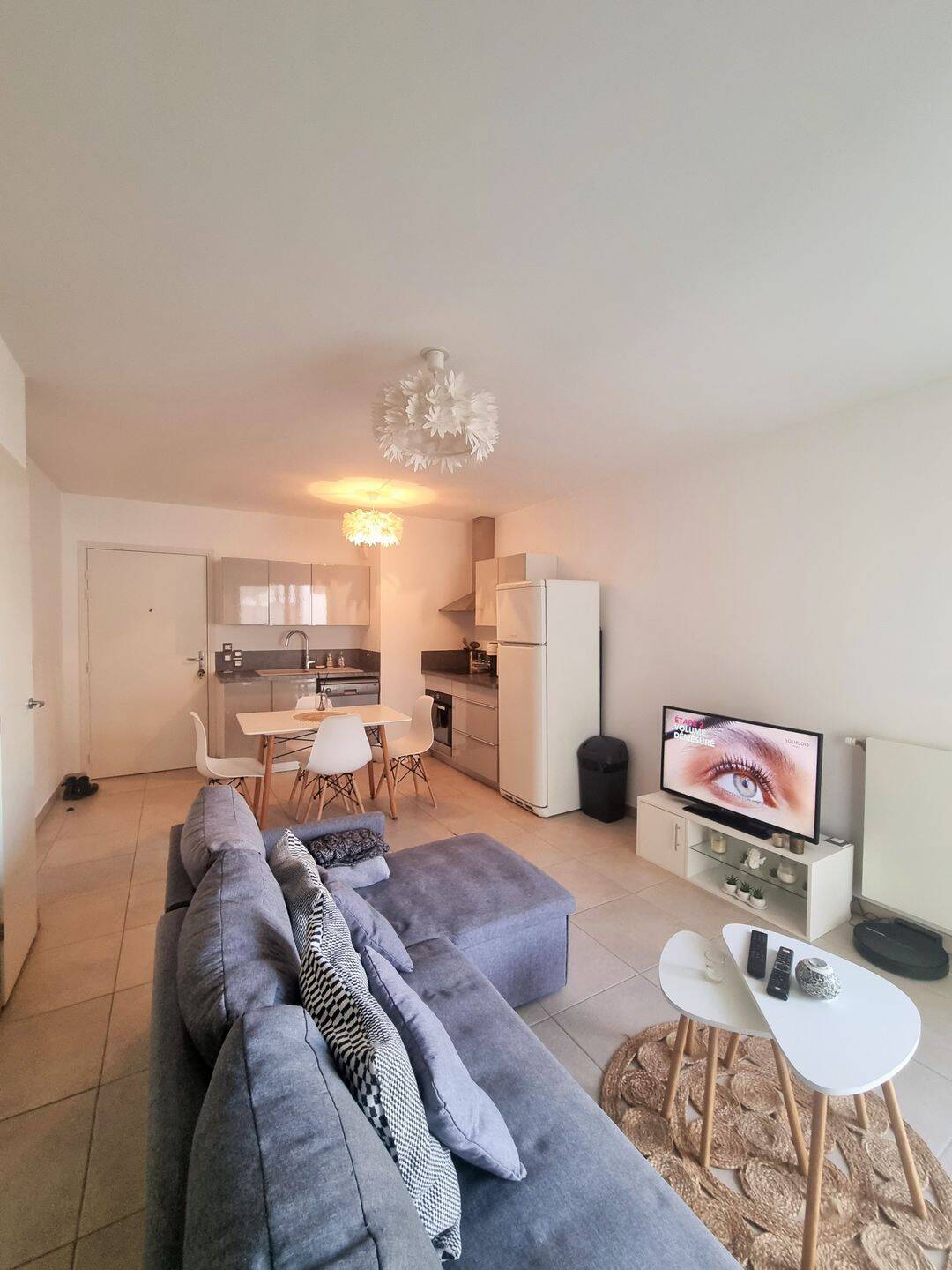 Appartement 2 pièces 44 m² · à Meyzieu · 43,9 m² · 620 €/mois