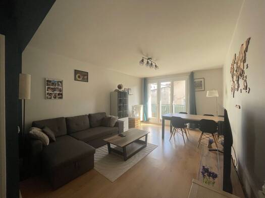 Colocation à louer 800 € 3 pièces 2 chambres 59 m² Étage 1/3 Trois Quartiers-Centre Ville Poitiers 86000