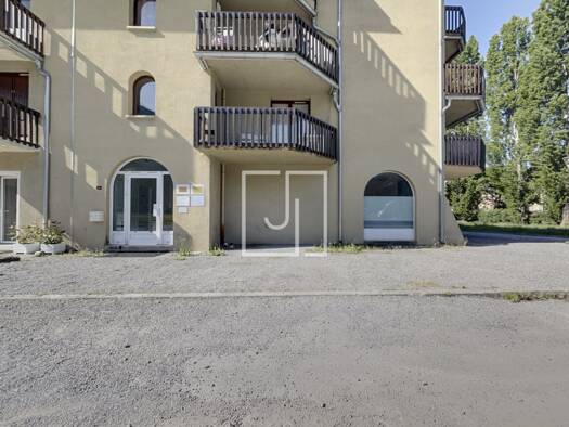 Espace bureau à louer 340 € 25,5 m² de bureaux Jausiers 04850