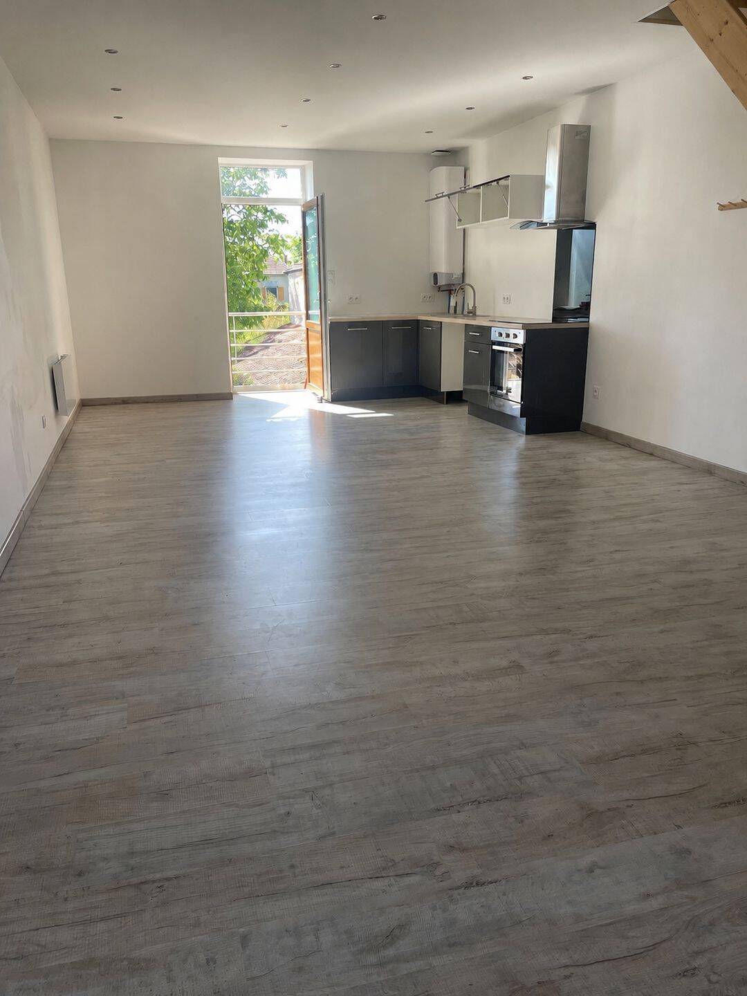 Appartement 3 pièces 100 m² · à Pouilly-sous-Charlieu · 100 m² · 549 €