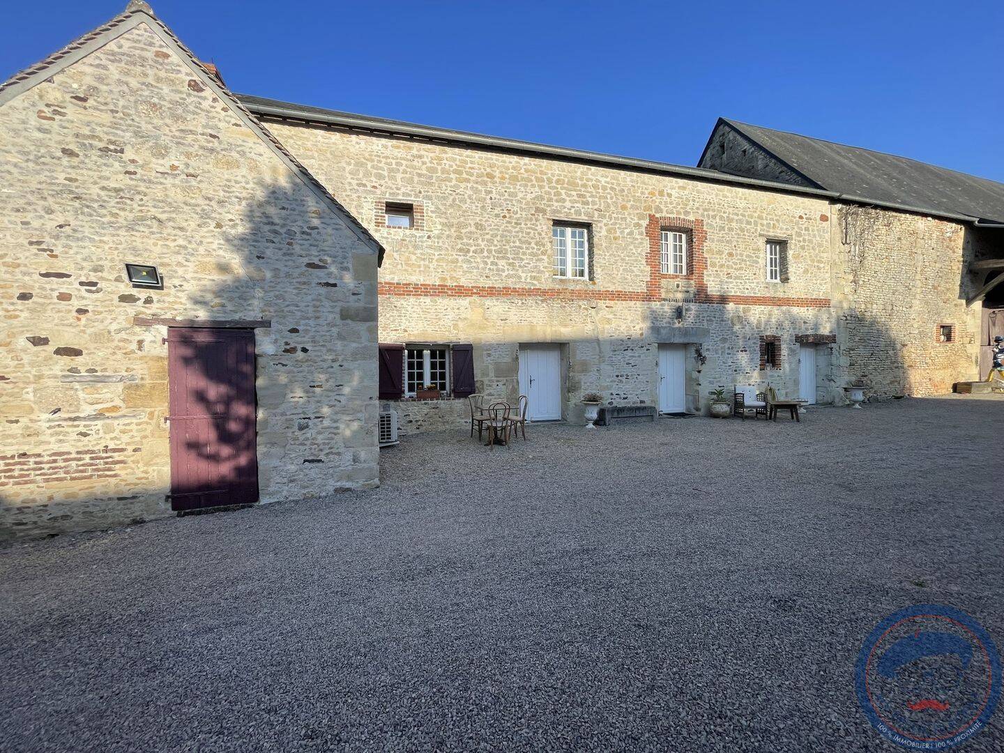 Maison 7 pièces 189 m² · à Tournai-sur-Dive · 189 m² · 388 500 €