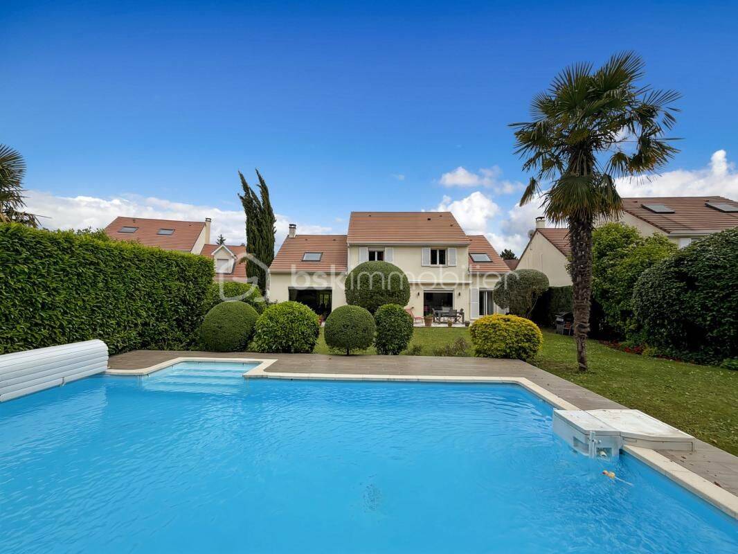 Maison 9 pièces 230 m² · à Saint-Germain-lès-Corbeil · 230 m² · 764 000 €
