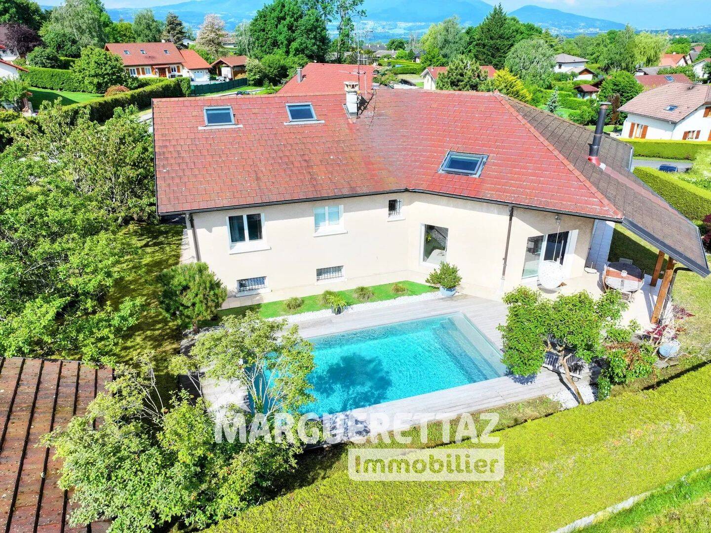 Maison 8 pièces 266 m² · à Marcellaz · 266 m² · 850 000 €