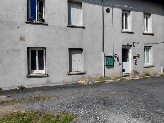 Immeuble à vendre 80 000 € 221 m² Bourg-Lastic 63760